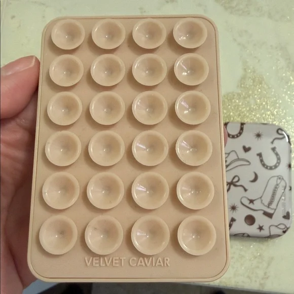 Velvet Caviar iPhone 13 Pro Max bundle - Picture 6 of 9